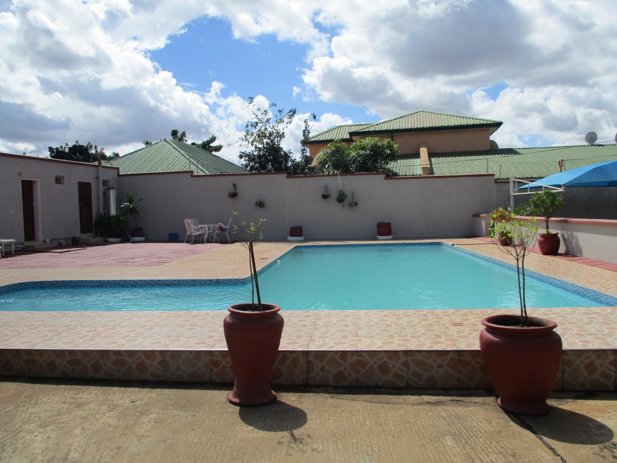 Avon Apartments Lilongwe Buitenkant foto