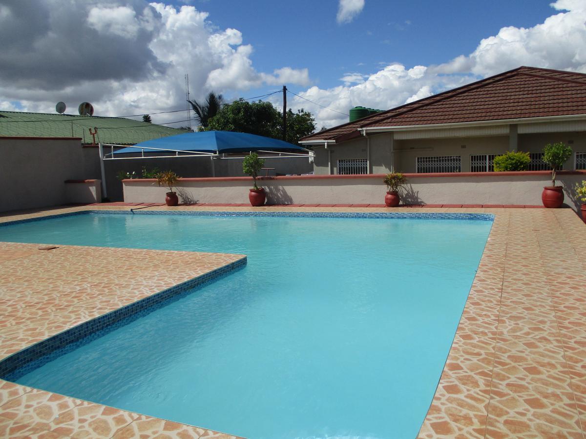 Avon Apartments Lilongwe Buitenkant foto