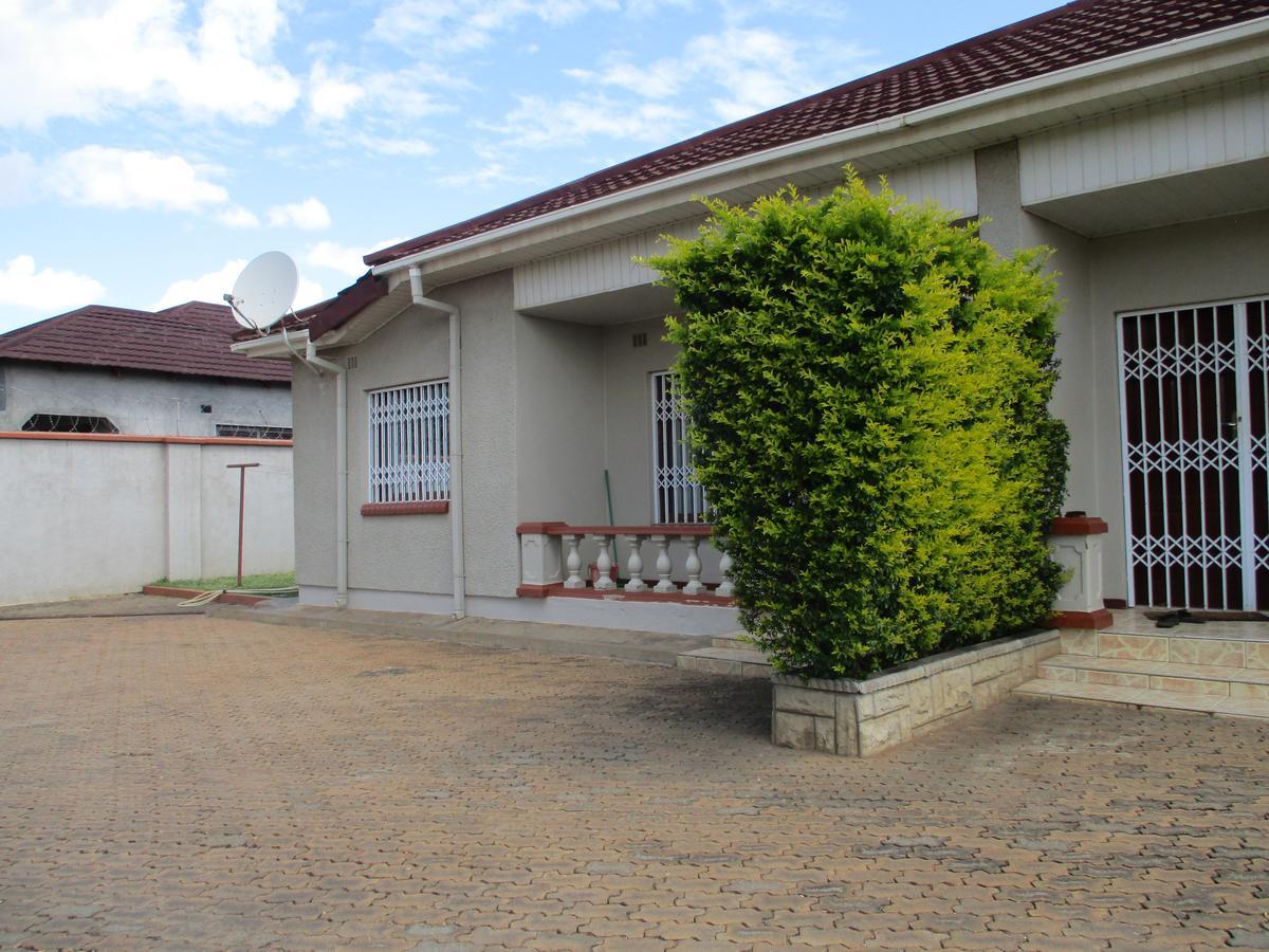 Avon Apartments Lilongwe Buitenkant foto