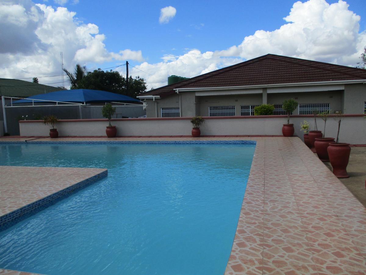Avon Apartments Lilongwe Buitenkant foto